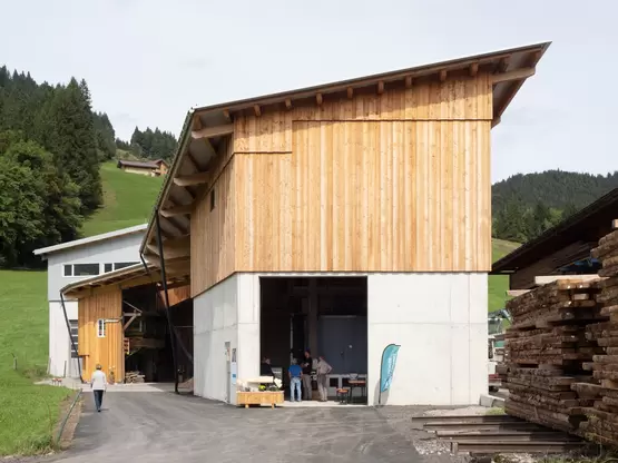 Aussenansicht Energiezentrale der Sägerei Kälin AG 