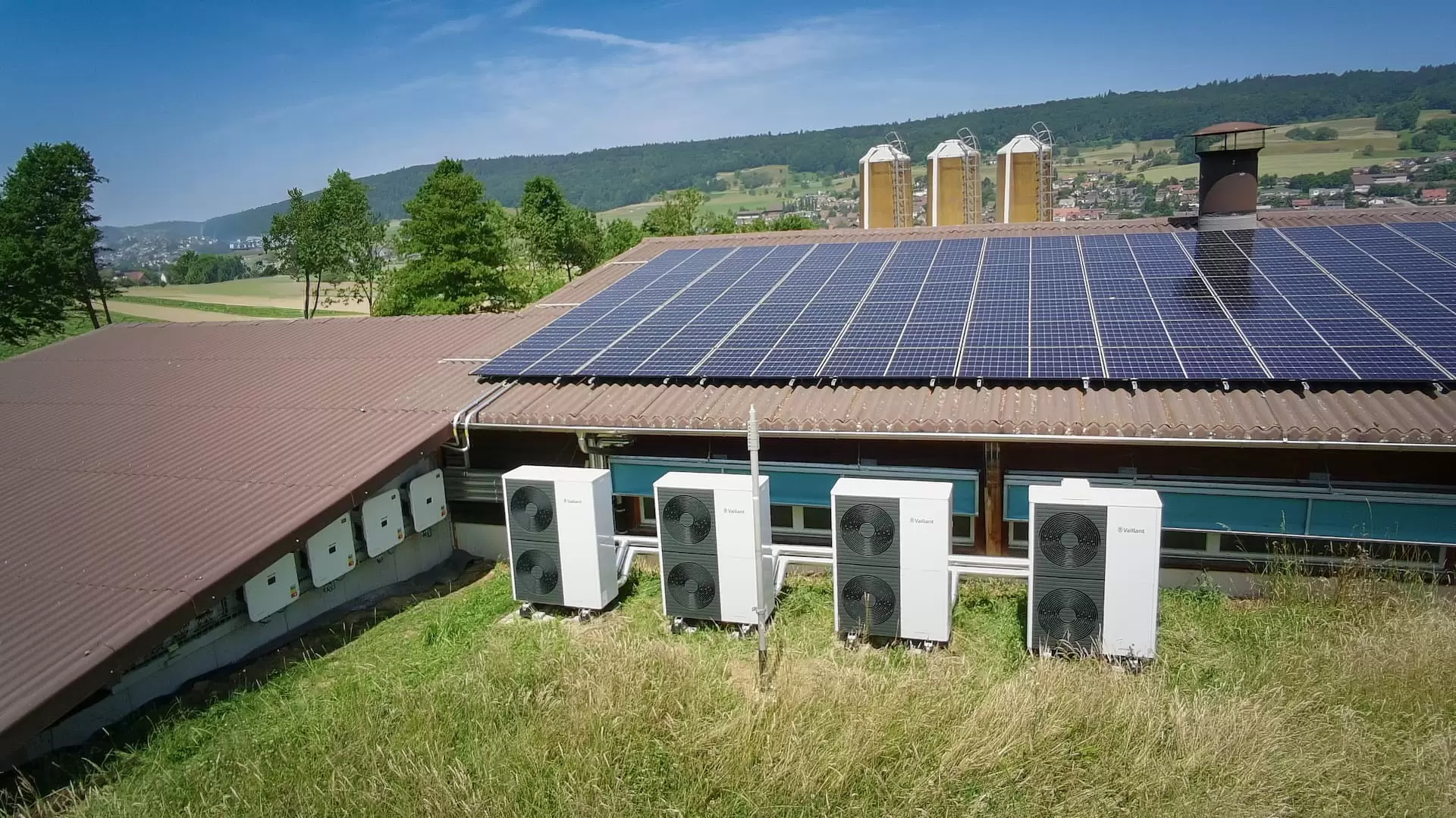 Erlenhof Hühnerstall Photovoltaikanlage und vier Wärmepumpen 