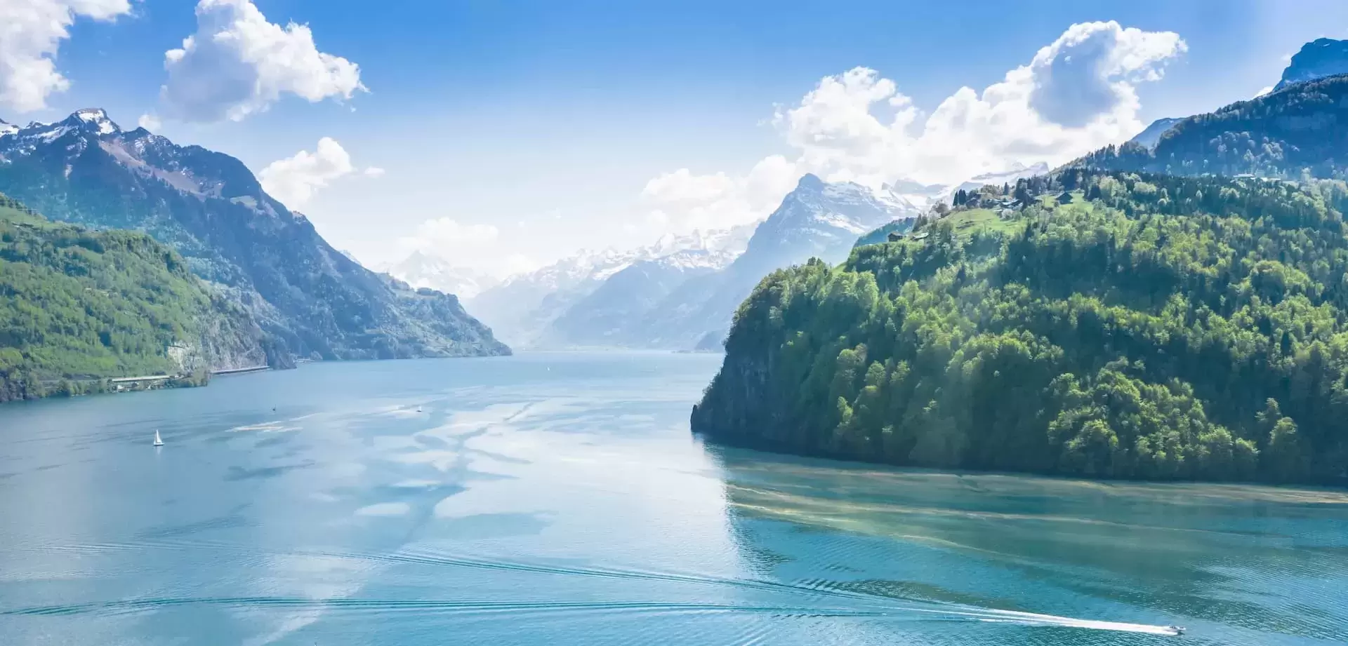 Drohnenaufnahme Urnersee