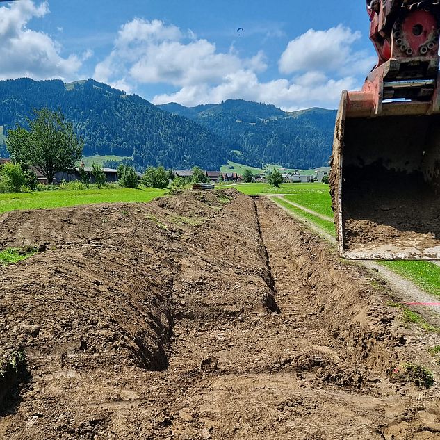 Fernwärmebau mit Baggereinsatz 